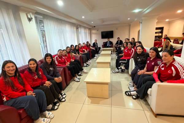 Türkiye Güreş Federasyonu Başkanı Taha Akgül Niğde'de