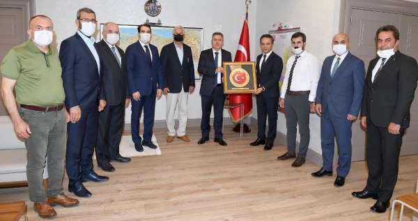 Karslıoğlu: 'Adana'da kamu yatırımları hız kesmeden devam ediyor' 