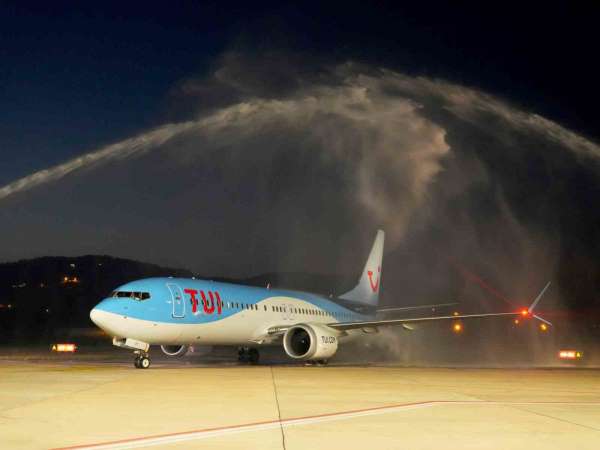 Amsterdam'dan Gazipaşa-Alanya Havalimanı'na ilk uçuş gerçekleştirildi