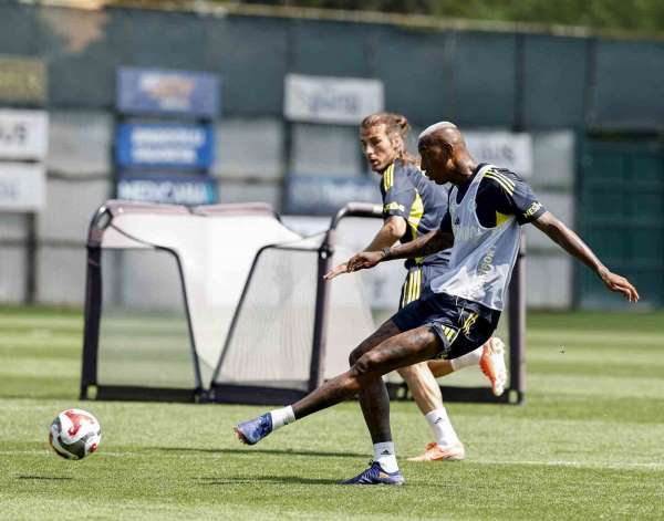 Fenerbahçe'de Başkan Ali Koç, antrenmanı takip etti