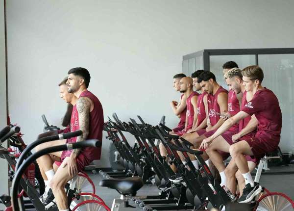 Galatasaray günü çift idmanla tamamladı