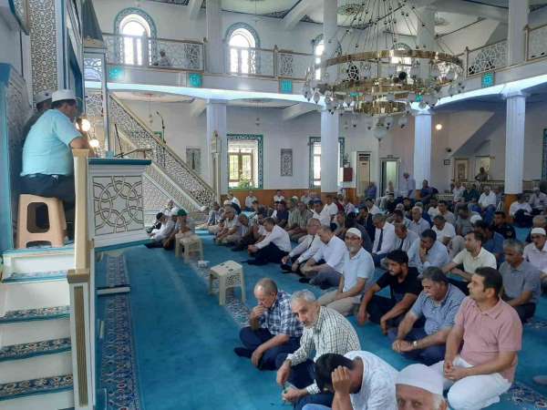 Kumluca'da 15 Temmuz şehitleri dualarla anıldı