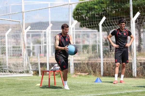 Sivasspor, çift idmanla yeni sezona hazırlanıyor