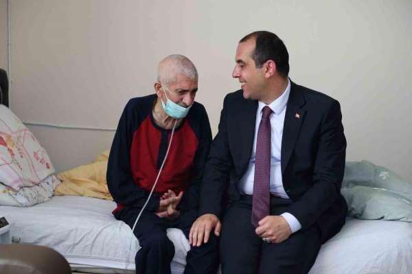 Vali Taşolar'dan, Tuzluca Şehit ve Gazi Aileleri Derneği Başkanı Türkan'a geçmiş olsun ziyareti