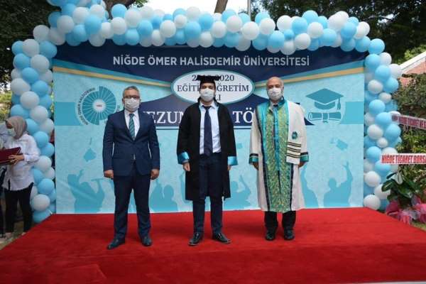 Niğde Ömer Halisdemir Üniversitesi'nden 3 bin 166 öğrenci mezun oldu 