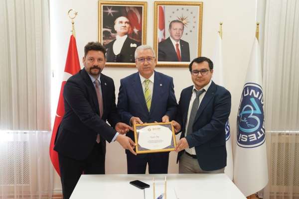 Ege Üniversitesinden Dr. Öğr. Üyesi Veysel Bay'a BAGEP 2025 ödülü