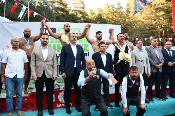 Kunduz'da Başpehlivan Feyzullah Aktürk