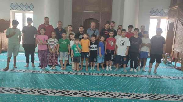 Kur'an kursu öğrencileri şehit teğmen için Kur'an-ı Kerim tilaveti yaptı