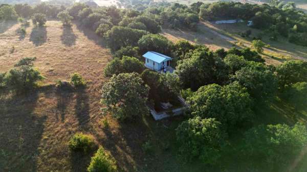 Ormanlık alandaki Horasan şehidi Genç Abdal türbesi manevi atmosferiyle mest ediyor