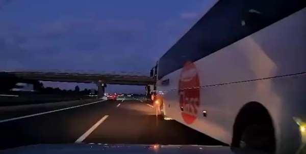 Bolu'da korku dolu anlar: Otobüs kaza yaptırdı, ailenin çığlıkları kameraya yansıdı