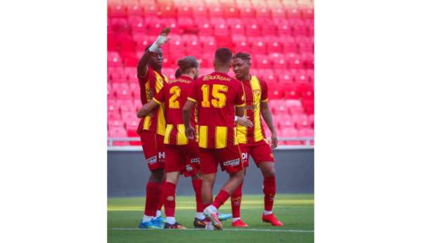 Göztepe, hazırlık maçlarında savunmasıyla dikkat çekti