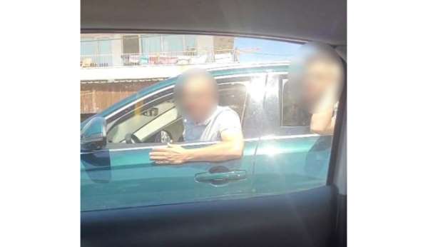 İzmir'de trafikteki tartışma taşlı saldırıya dönüştü