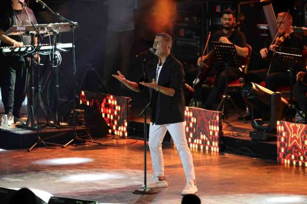 Özcan Deniz'den muhteşem final