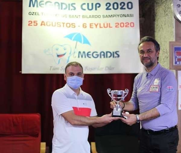 Düzceli bilardocu kürsüden inmiyor