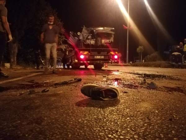 İzmir'de korkunç kaza: 2 ölü, 2 yaralı