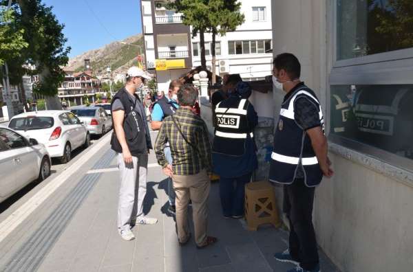 Maske takmayan 150 kişiye 140 bin lira para cezası