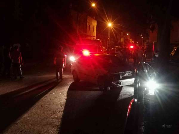 Mersin'de seyir halindeki otomobile silahlı saldırı: 1 ölü, 1 yaralı - Mersin haber