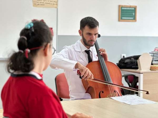 Otizmli Kerem'in öğretmenlik hayali gerçek oldu