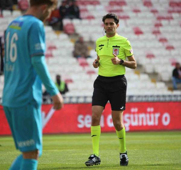 Kayserispor - Eyüpspor maçını Ömer Tolga Güldibi yönetecek