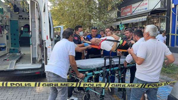 Antalya'da eşiyle birlikte yürüdüğü kaldırımda silahlı saldırıya uğradı