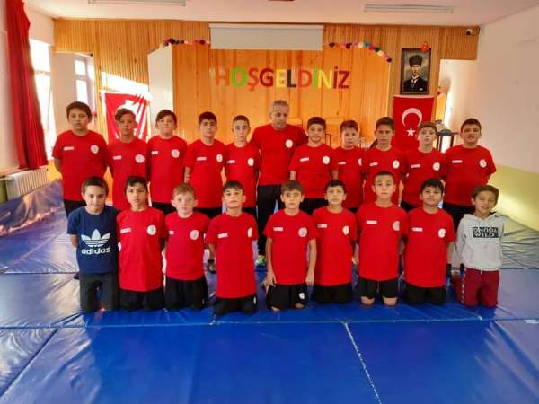 Isparta'da, güreşte geleceğe yatırım