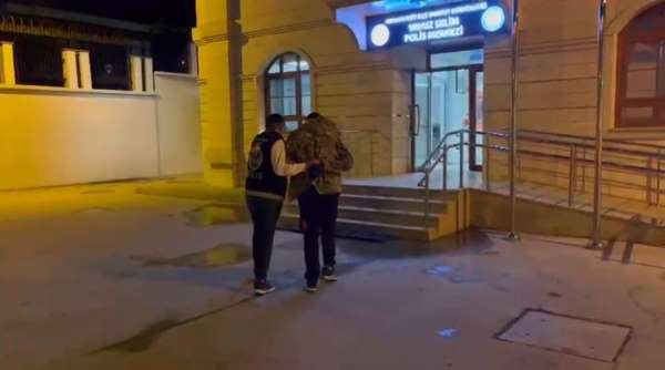 Arnavutköy'de durakta genç kıza sözlü taciz kamerada: Şüpheli yakalandı