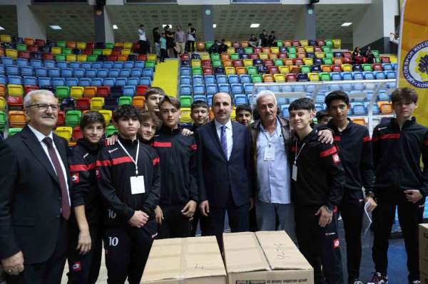 Başkan Altay: '2025'te amatör spor kulüplerimize 144 milyon lira ayni ve nakdi destekte bulunduk'