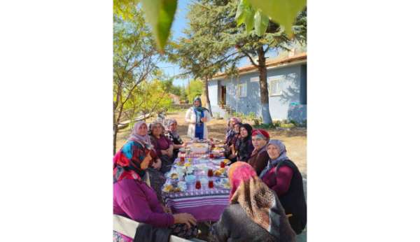 Hatice ebeden çay saatinde sağlık bilgilendirmesi