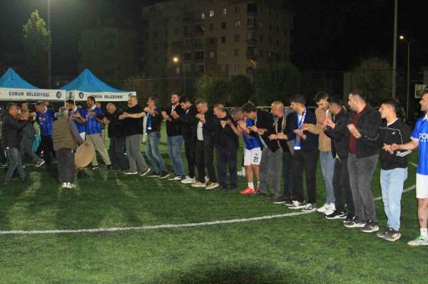 Çorum'da 65 köyün futbol mücadelesi: Şampiyonluğu halay çekilerek kutladılar