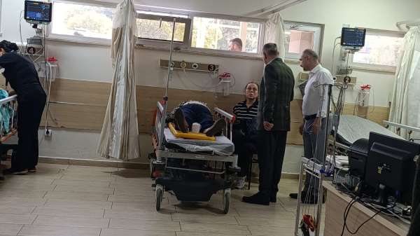 Manisa Valisi Özkan kazada yaralananları ziyaret etti