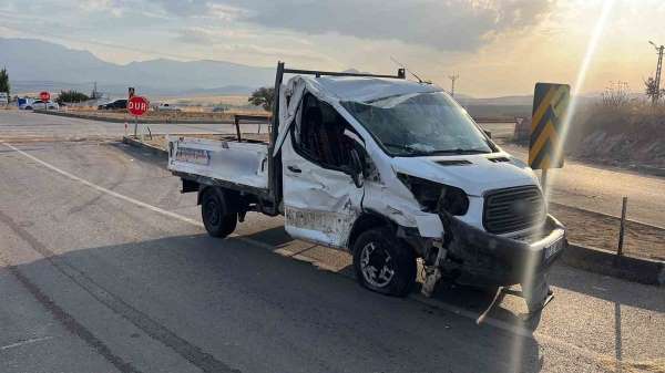 MHP'li milletvekili ve il başkanının konvoyunda kaza: 1 ölü, 7 yaralı