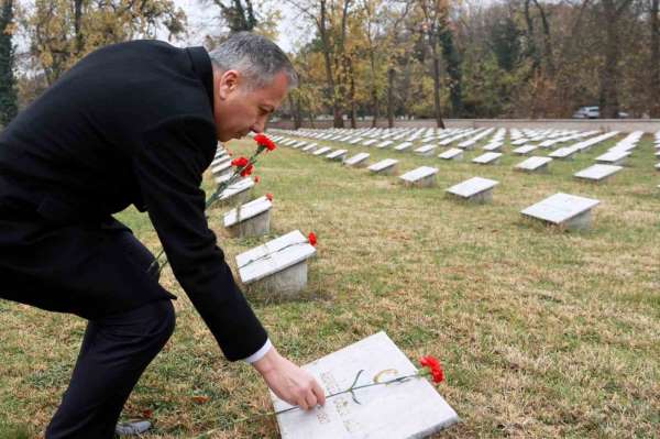 Bakan Yerlikaya, Budapeşte'de Galiçya Türk Şehitliğini ziyaret etti