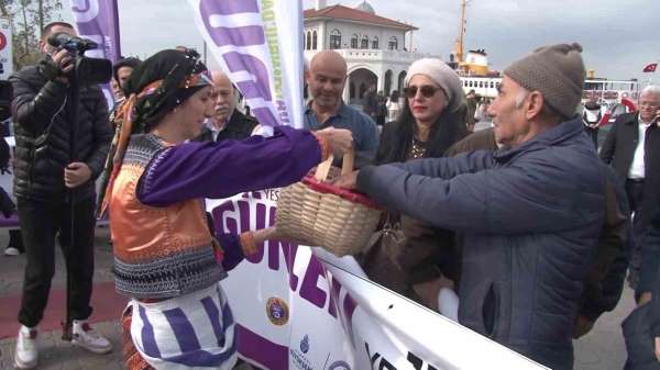 Kadıköy'de Ordu Günleri tanıtımında tonlarca fındık dağıtıldı