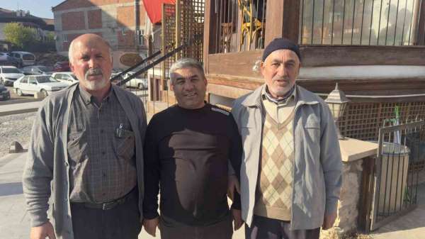 70'lik delikanlı gırtlak kanserini doktorun tavsiyesiyle yendi, yöresel oyunu ile düğün pistine damga vurdu