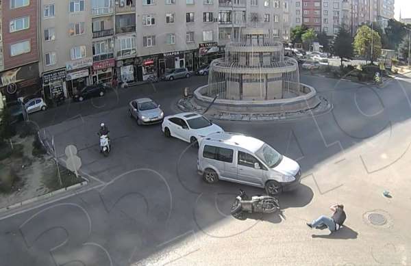 Kütahya'da iki ayrı motosiklet kazası kameralara yansıdı