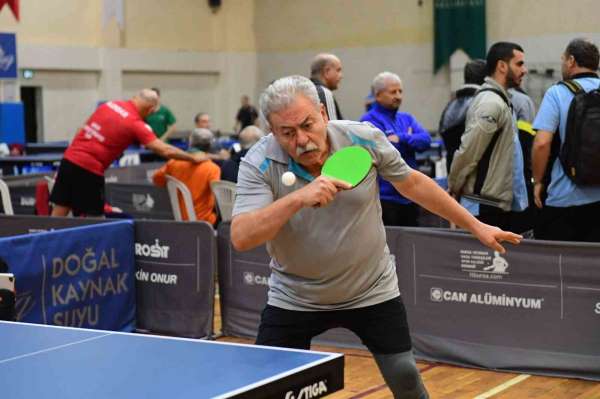 Osmangazi'de veteran sporcular final için ter döktü