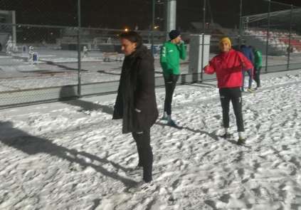 Amatör futbolcuları soğuk hava ve kar da durduramadı