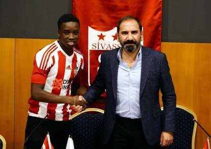 Sivasspor, Diabate'ye resmi imzayı attırdı