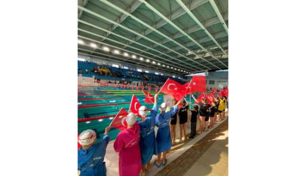 Yüzme Müsabakalarına Spor A.Ş. Damgası