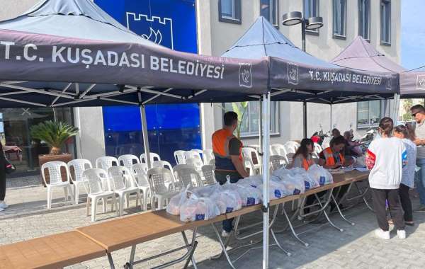 Kuşadası Belediyesi'nden 3 bin 100 öğrenciye beslenme desteği