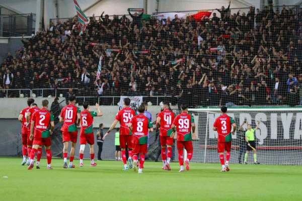 Karşıyaka'nın konuğu Uşakspor