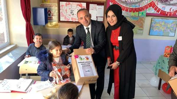 Burhaniye'de üniversiteli gençler köy okullarına umut oldu