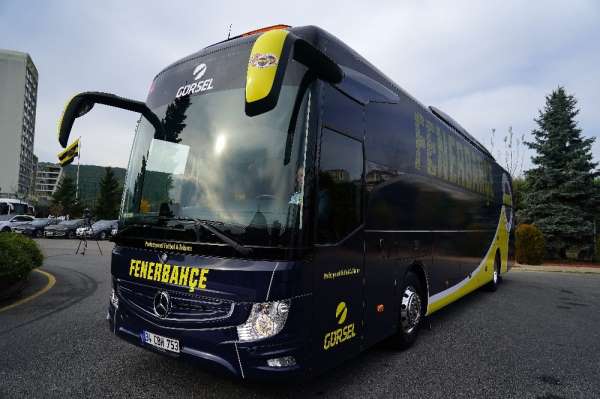 Fenerbahçe yeni otobüsünü teslim aldı