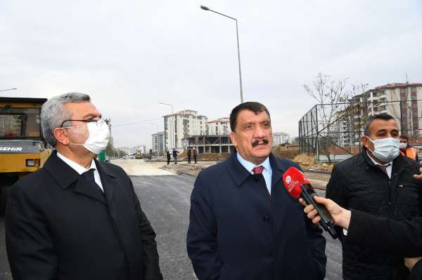 Gürkan, Şehit Sami Kıbrız Caddesinde yapılan çalışmaları inceledi