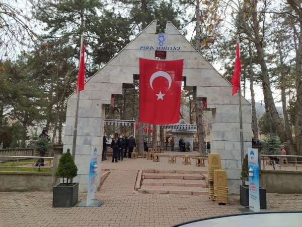 Şehit polisler Osman Börklüoğlu ve Yasin İke dualarla yad edildi