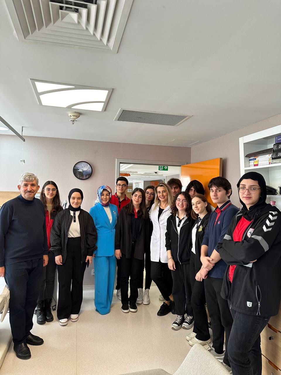 Lise öğrencilerinden Liv Hospital Samsun'a kariyer ziyareti