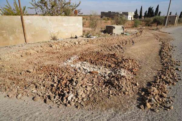 Terörden arındırılan Münbiç'e giden yollar onarılıyor