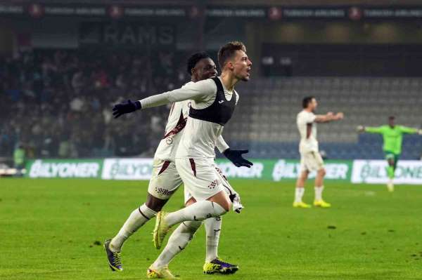 Ernest Muçi Beşiktaş'ı bekliyor