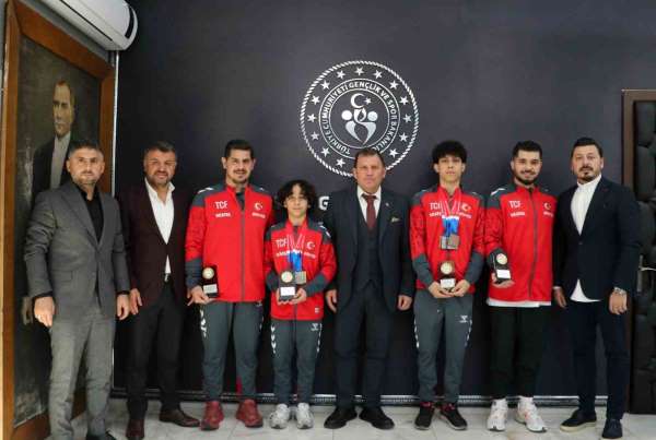 Şampiyon cimnastikçilerden Kabakcı'ya ziyaret