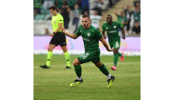 Bursaspor'da Burak Altıparmak takıma geri dönüyor